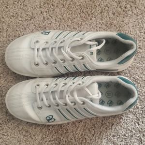 Women's Brunswick bowling shoes